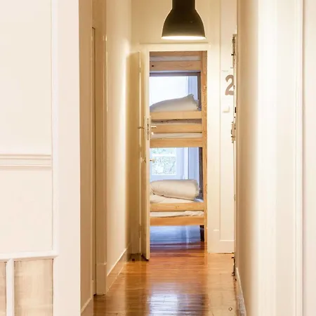 Hostel Nest House Lizbona