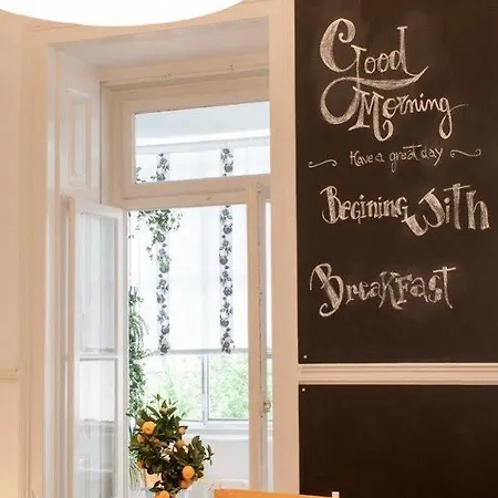 Hostel Nest House