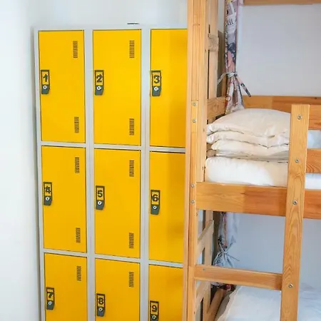 Hostel Nest House *