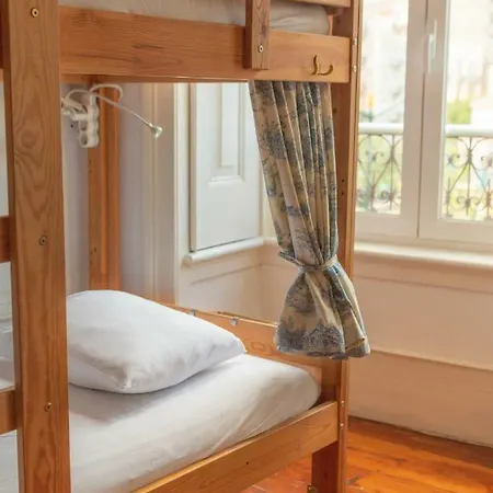 Vandrerhjem Nest House *