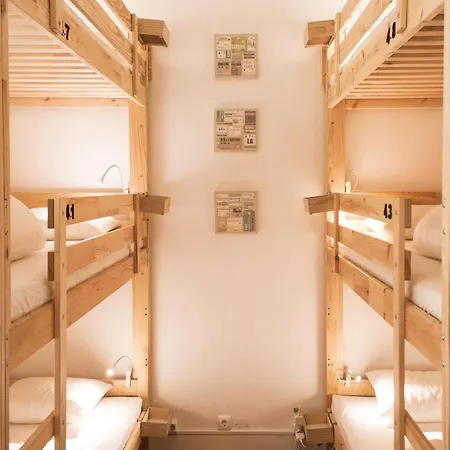 Nest House Albergue *